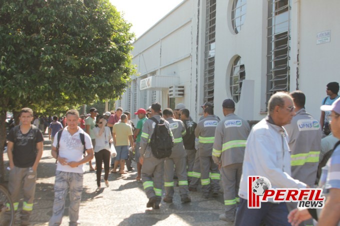 UFN3 libera salários e congestiona atendimento no Santander