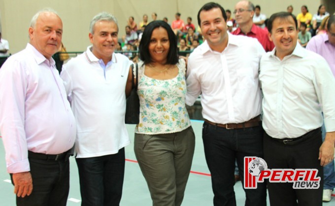 Marcia Moura inaugura Ginásio Poliesportivo