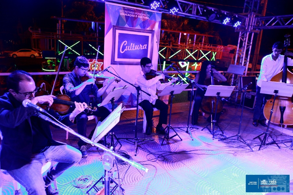 Quinteto de Cordas se apresenta para 200 pessoas na Praça “Ramez Tebet”