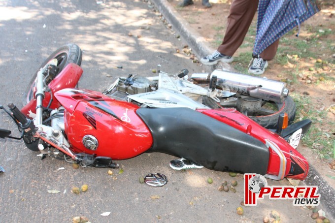 Acidente deixa motociclista com fratura exposta