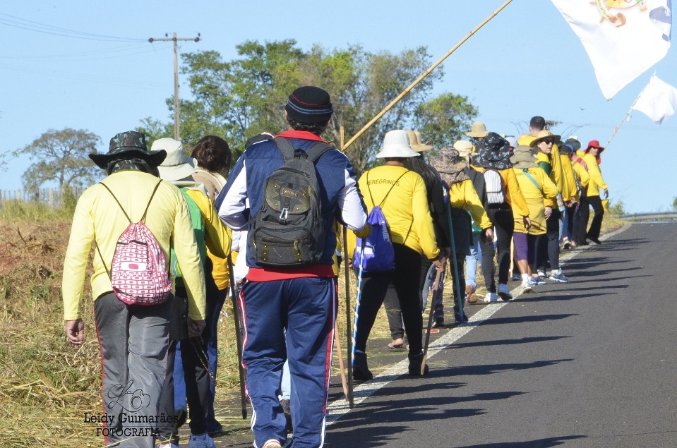 Católicos de Bataguassu fazem peregrinação de 140 quilômetros