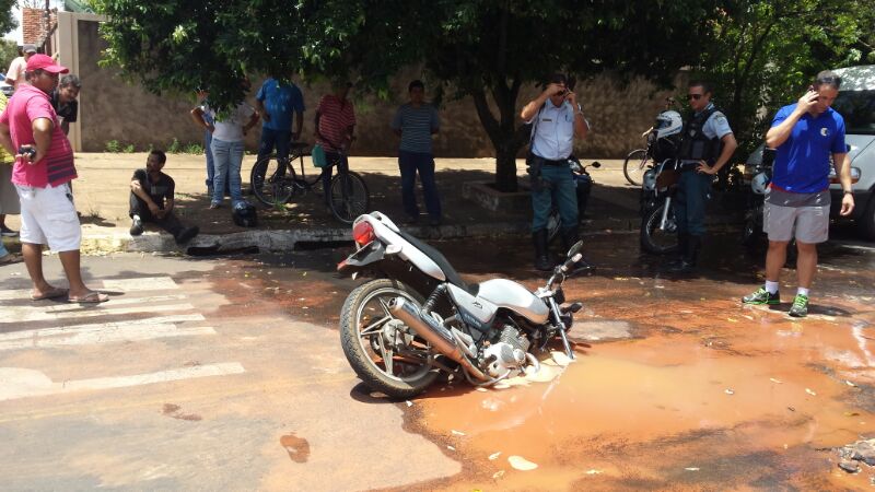 Mecânico caiu com moto em buraco no asfalto, no Interlagos