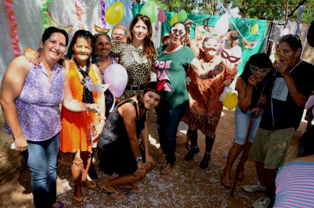 Idosos curtem Carnaval 2014 antecipadamente em Três Lagoas