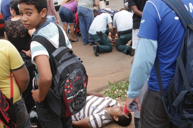 Motociclista atropela garota que tentava atravessar avenida em Três Lagoas