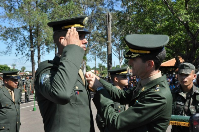 Marcia Moura prestigia condecoração de oficiais da 2º Companhia de Infantaria