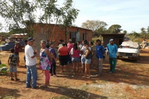Demolição: famílias perdem casa em reintegração de posse