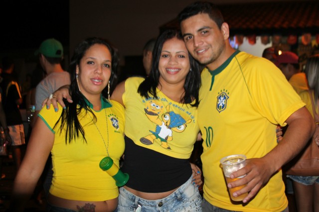 Brasil passa pela Colômbia e garante vaga na semifinal