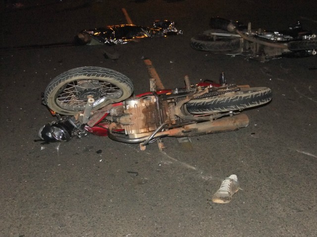 Homem morre na hora após colidir de frente com outra moto