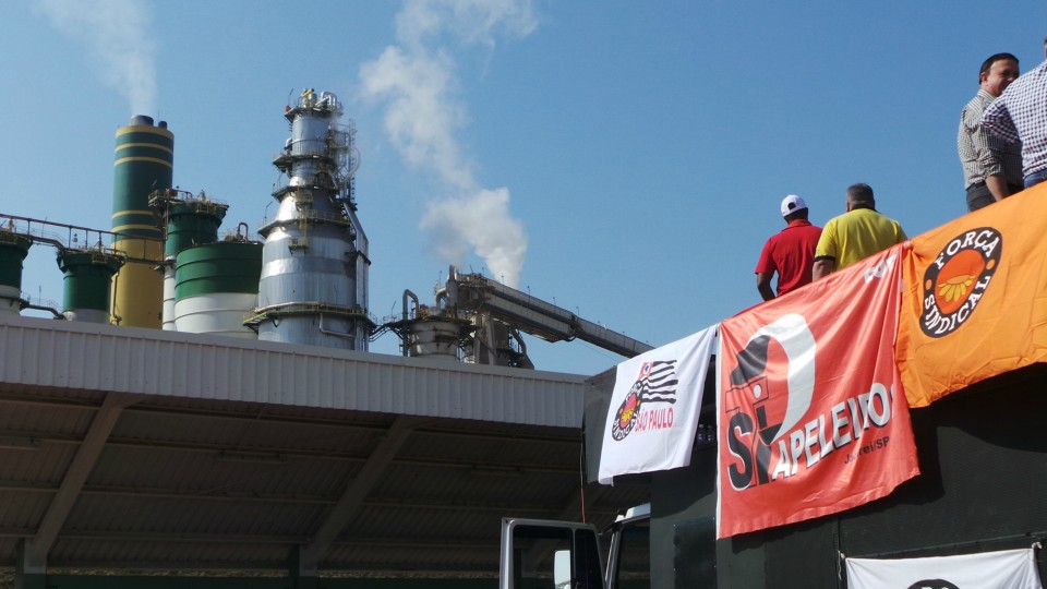 Trabalhadores das indústrias de celulose e papel podem entrar em greve