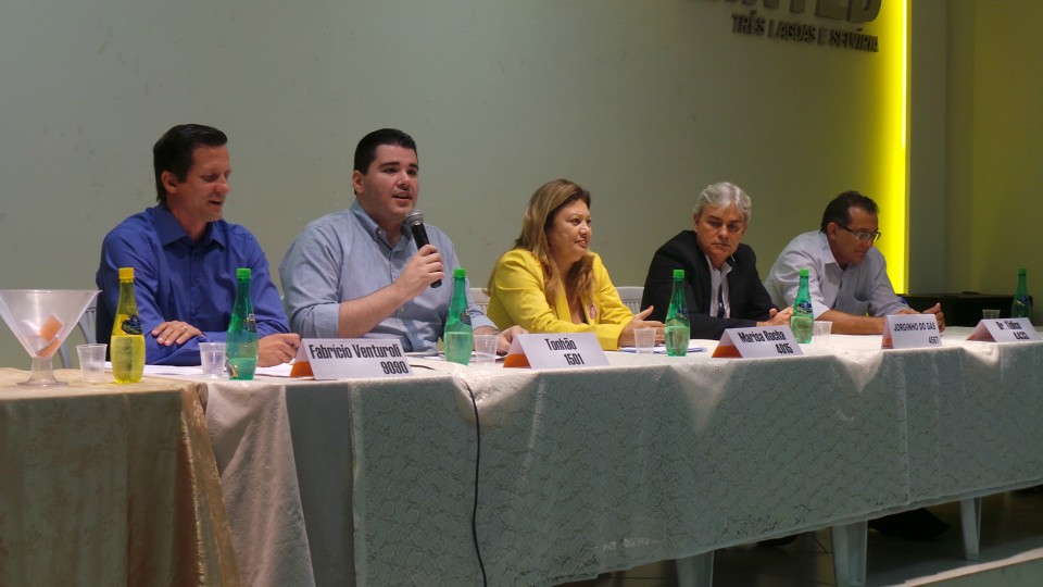 Debate em Três Lagoas reúne cinco candidatos à Câmara Federal