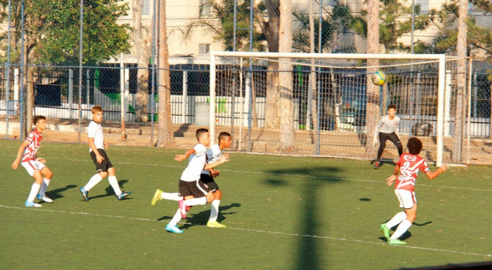 Meninos de projeto de Três Lagoas vivem sonho de jogar contra o Corinthians e Ponte Preta