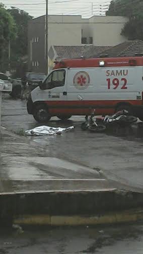 AGORA: Homem é morto em plena via pública, no bairro Vila Nova