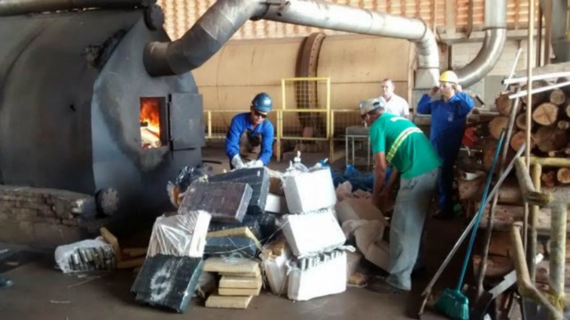 Mais de 4,5 toneladas de drogas estão sendo incineradas neste momento em Bataguassu