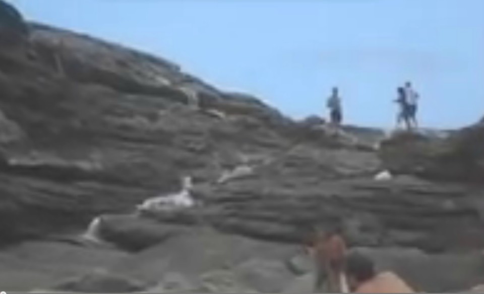 Vídeo mostra exato momento que onda gigante atingiu o Bida e sua esposa