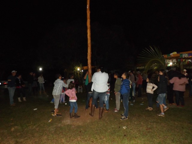 Devoção e alegria reúnem centena de pessoas em festa tradicional na região de Arapuá