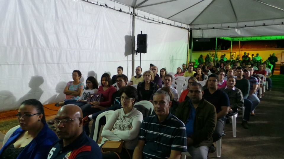 Em noite festiva 160 famílias recebem chaves do Portal da Lagoa