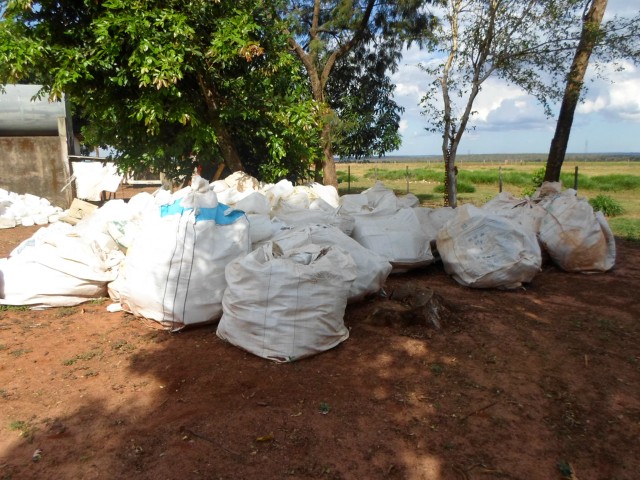PMA autua fazendeiro em R$ 15 mil por armazenamento inadequado de embalagens e agrotóxicos