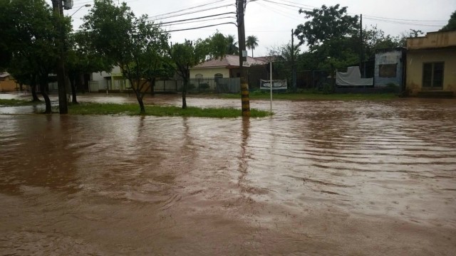 ‘’Quando chove, ganhamos uma quarta lagoa’’, diz morador sobre inundação