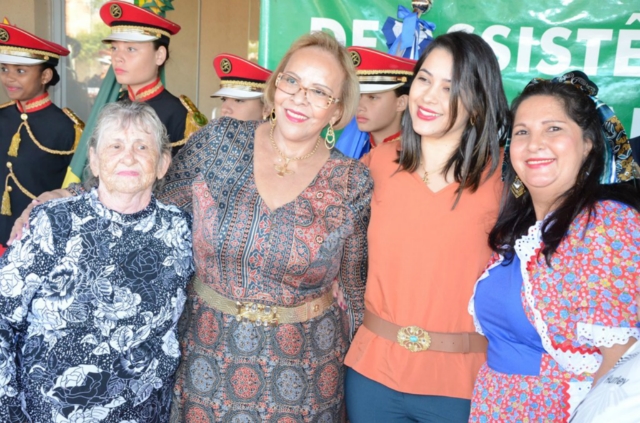 Marcia Moura entrega Centro de Convivência “Tia Nega” à melhor idade