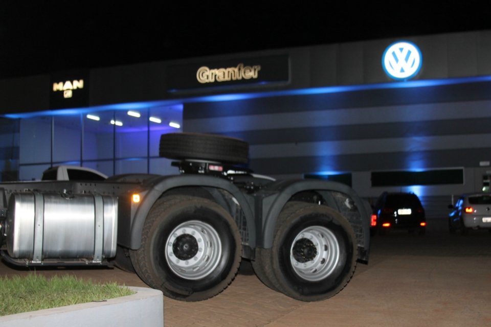 Em noite festiva, Granfer faz ‘entrega simbólica’ dos 70 caminhões à Eldorado