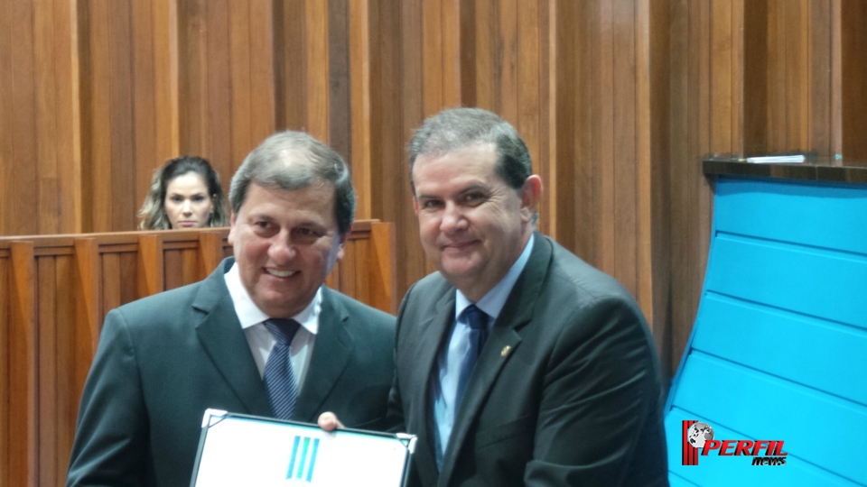 Eduardo Rocha homenageia empresários de Três Lagoas com títulos de cidadão