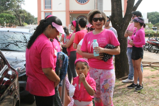 Em parceria com Interact, Rede Feminina realiza 1ª Passeata do Outubro Rosa