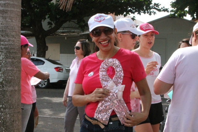 Em parceria com Interact, Rede Feminina realiza 1ª Passeata do Outubro Rosa
