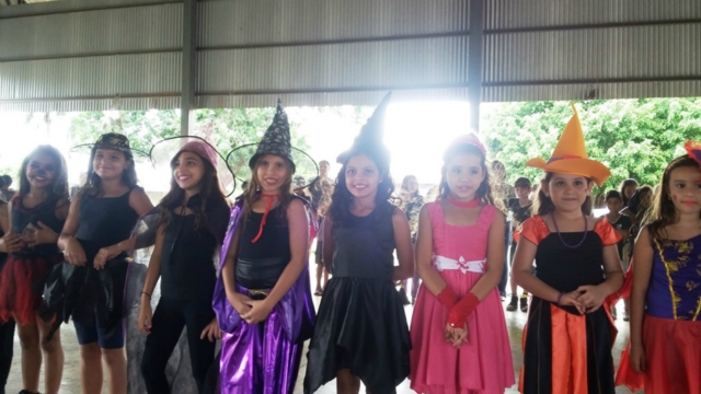 Escola Municipal Gentil Montalvão realiza comemoração do Dia do Halloween