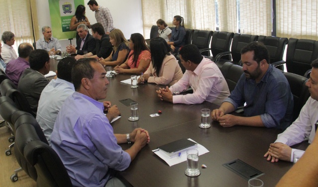 Reinaldo repassa patrulha mecanizada para Três Lagoas em audiência com prefeito