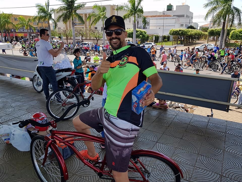 Passeio ciclístico da Três Lagoas FM, atrai mais de mil participantes