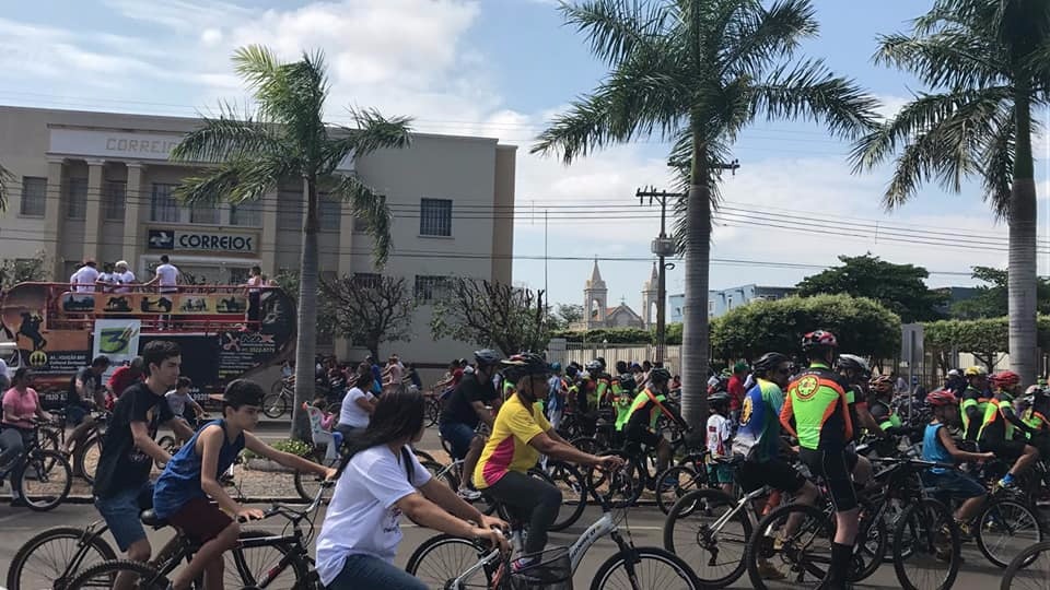 Passeio ciclístico da Três Lagoas FM, atrai mais de mil participantes