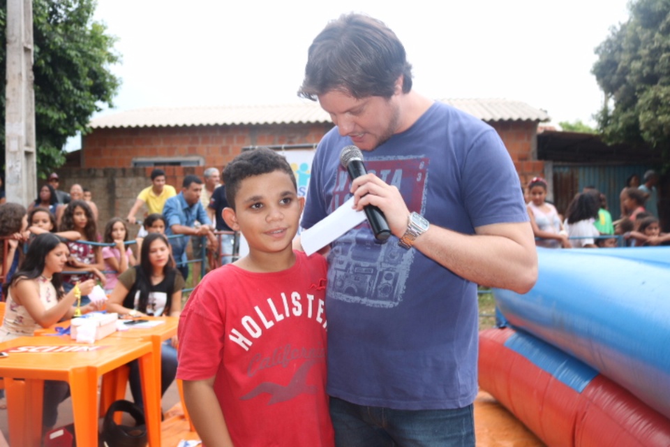 Bairro Acácias realiza festa em comemoração as crianças