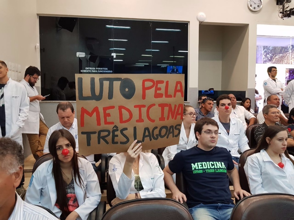 Auxiliadora quer R$ 30 mil para que acadêmicos de medicina estagiem na unidade
