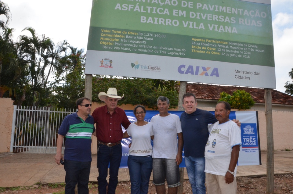 Prefeitura entrega obra de asfalto e drenagem na Vila Viana