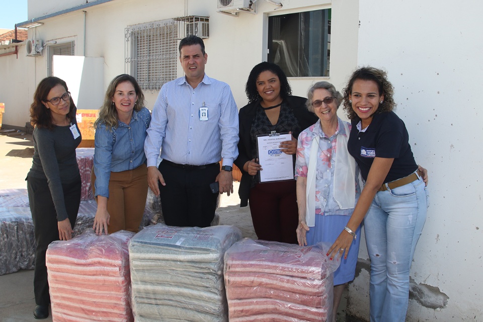 Assistência Social de Três Lagoas entrega 500 cobertores ao Hospital Auxiliadora