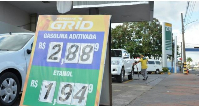 Na última semana, preço da gasolina caiu ainda mais. (Foto: Vanessa Tamires)
