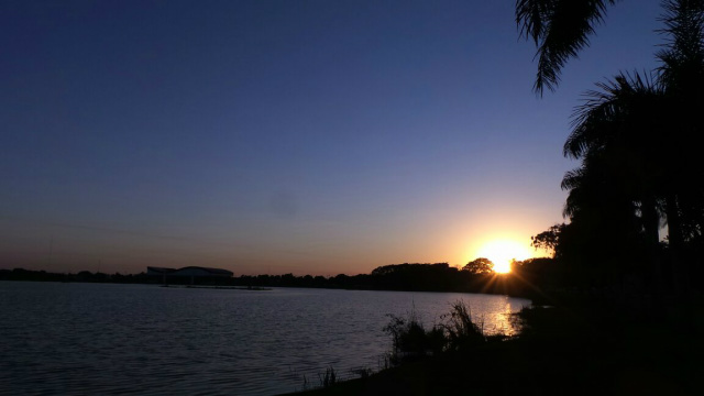 Nascer do sol de hoje (29) pode ser vista na Lagoa Maior. (Foto: Ricardo Ojeda)