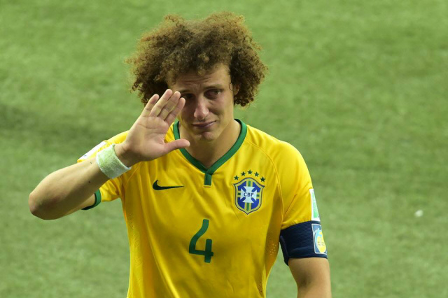 David Luiz chorou e pediu desculpas ao torcedor (Foto: Gabriel Bouys/AFP)