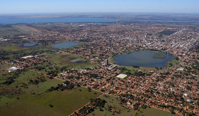 Produção de celulose impulsionou a economia de Três Lagoas, além de destacar o município entre as 100 melhores cidades para fazer investimentos (Foto: JJ Caju)  