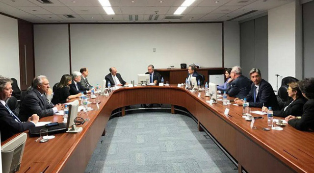 O governador Reinaldo Azambuja se reuniu com o presidente da estatal, Pedro Parente. (Foto: Divulgação). 