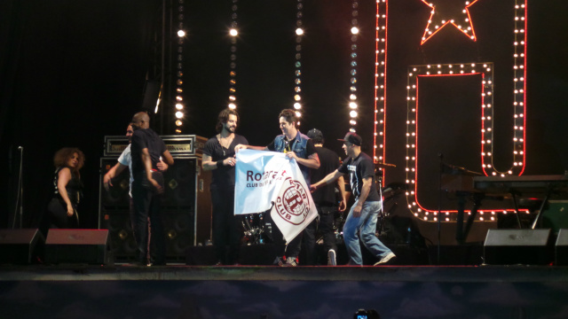 Integrantes da banda abracaram a causa do Rotary elogiando publicamente a iniciativa da entidade rotariana (Foto: Ricardo ojeda)