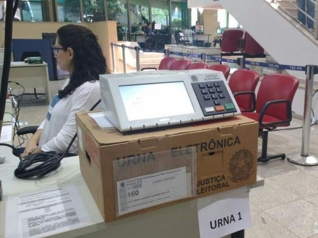 Urna para ser entregue a mesários, mas eleições de 2016 (Foto: Fernando Antunes/Arquivo)
