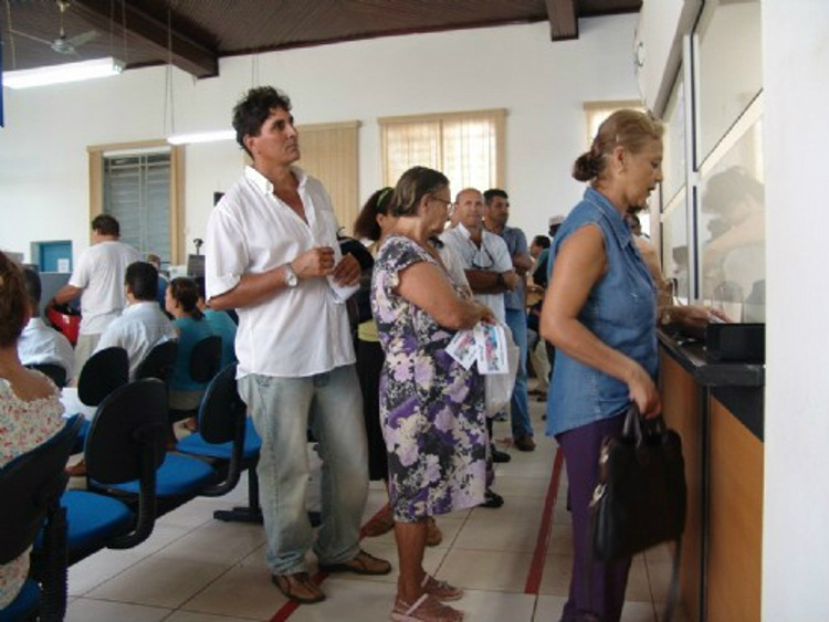 Com o serviço online, as longas filas de espera para tirar documentos e pagar as dívidas não vão mais ocorrer (Foto: Arquivo)