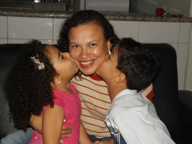 Hoje Pedro com 7 anos e Sofia com 4 anos são as joias preciosas de Lilian (foto: Fábio Jorge)