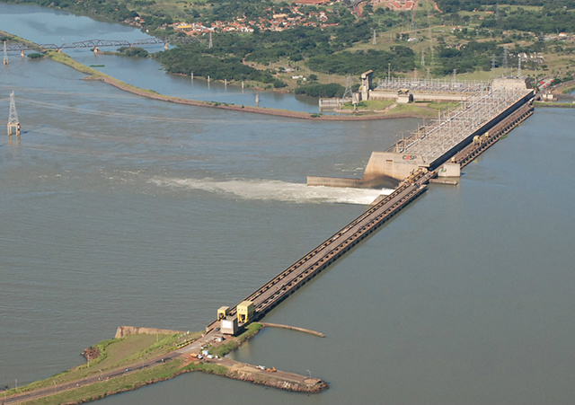 Usina de Jupiá possui 14 unidades geradoras com turbinas com potência instalada de 1.551,2 MW (Foto: Ricardo Ojeda)