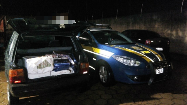 No interior do veículo foram encontrados 307 kg de maconha (Foto: Divulgação/PRF MS)