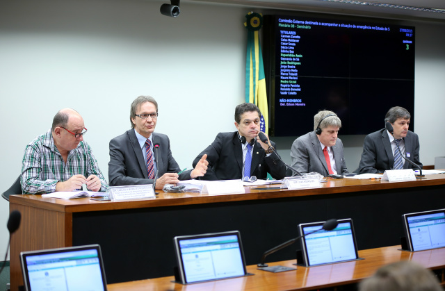 Comissão da Câmara promoveu seminário para debater sistemas de detecção e alerta de desastres naturais severos. (Foto: Divulgação)