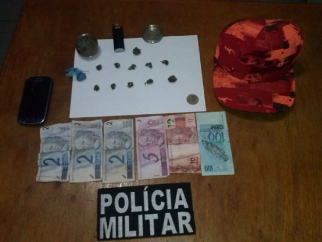 A polícia militar de Batayporã  efetuou a prisão de um jovem de 18 anos por tráfico de drogas (Foto: Divulgação/Assecom)