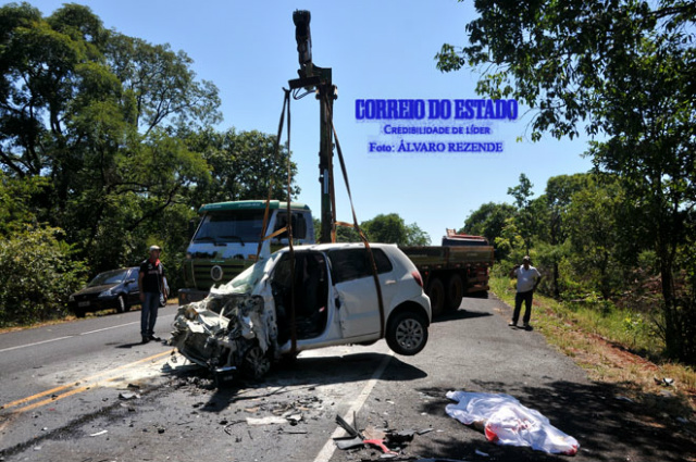 Acidente aconteceu a cerca de 48 quilômetros de Campo Grande (Foto: Álvaro Rezende / Correio do Estado)
