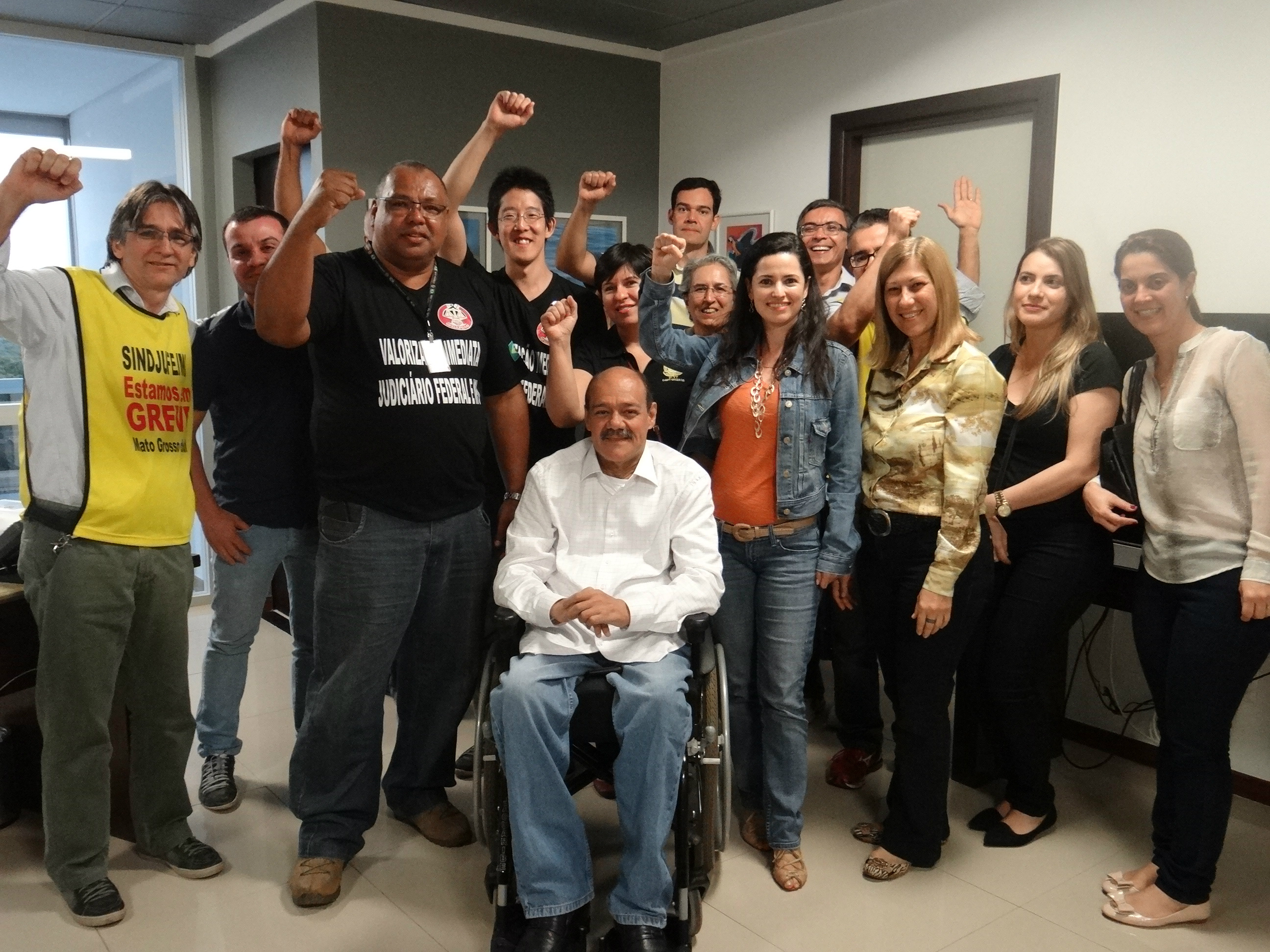 m assembleia nessa quarta-feira (1), os Servidores do Judiciário Federal de Mato Grosso do Sul decidiram manter a greve até o final do prazo para sanção presidencial do PLC 28/2015. (Foto: Assessoria)